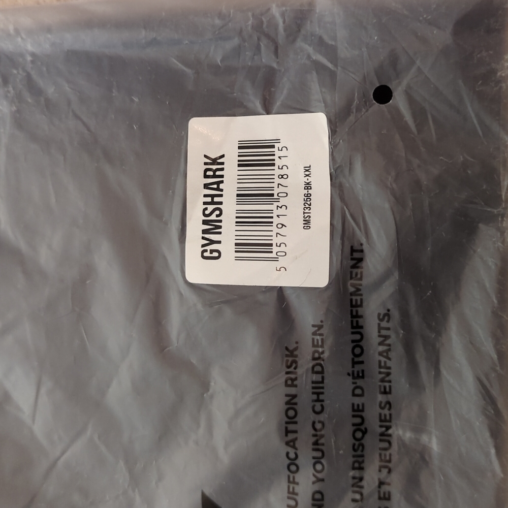 GymShark critical t shirt black in color - Picture 2 of 3